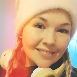 Meet your Posher, Holly